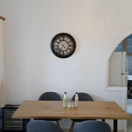 Beautiful House In Front Of The Sea Apartment Gazi Luaran gambar