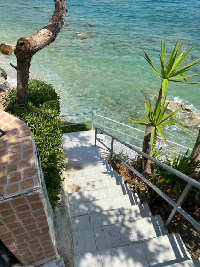 Beautiful House In Front Of The Sea Apartment Gazi Luaran gambar