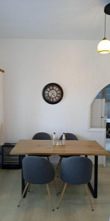 Beautiful House In Front Of The Sea Apartment Gazi Luaran gambar