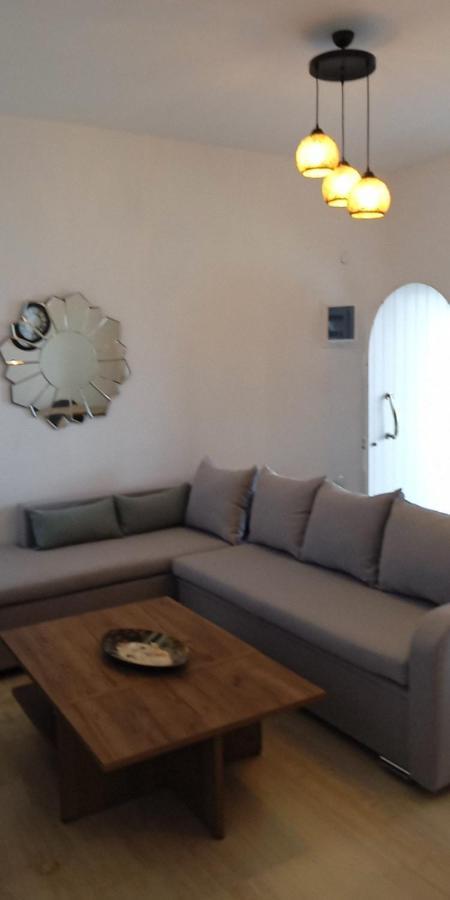 Beautiful House In Front Of The Sea Apartment Gazi Luaran gambar